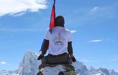 sitting on top of gokyo ri