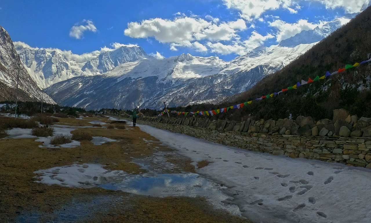 manaslu circuit trek nepal