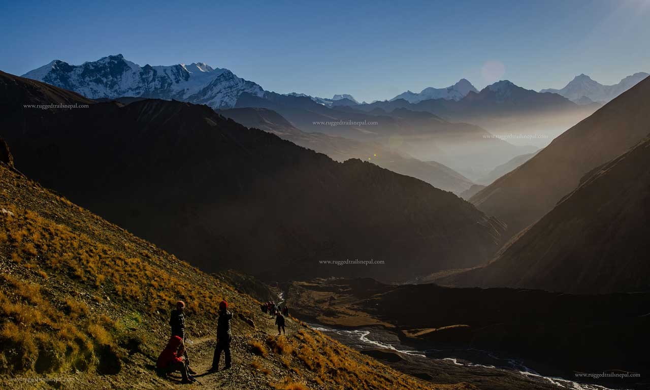 best time to trek in nepal annapurna circuit hiking
