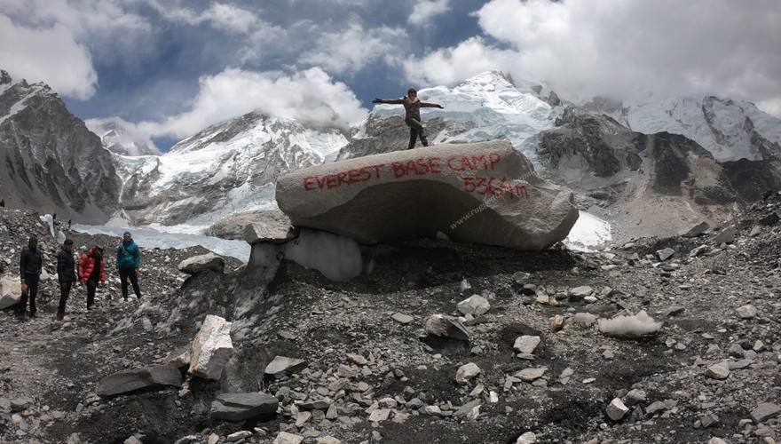 everest base camp trek by helicopter