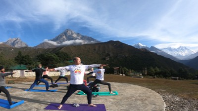 everest yoga trek 18 days