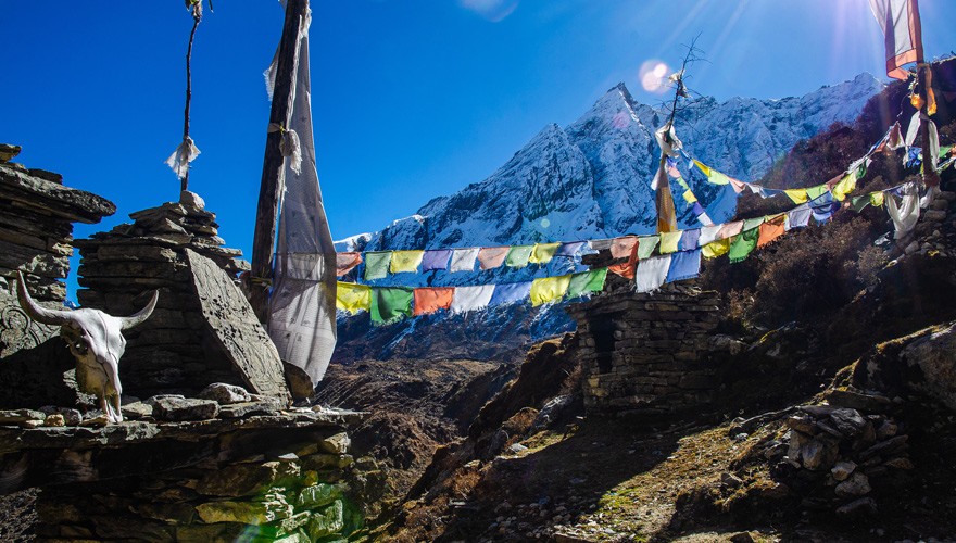 prayers flags, mountain view from mansalu trek