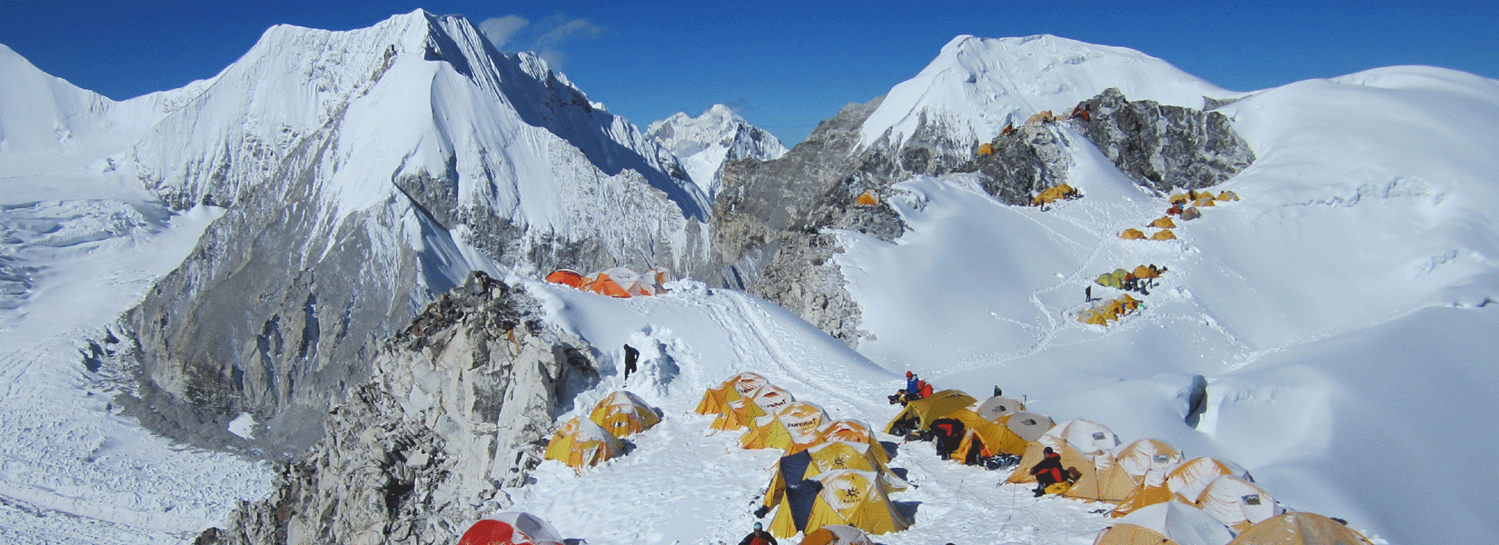 mountaineering in nepal rugged trails