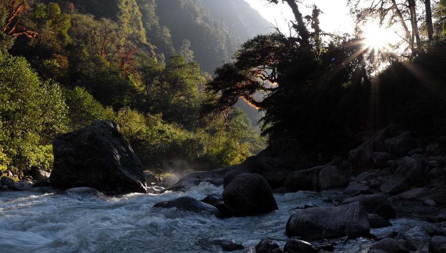 nepal trek route langtang valley