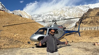 annapurna base camp helicopter landing tour