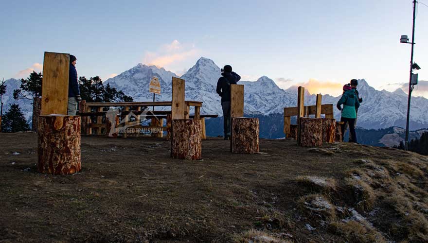 trekking in annapurna region viewpoint