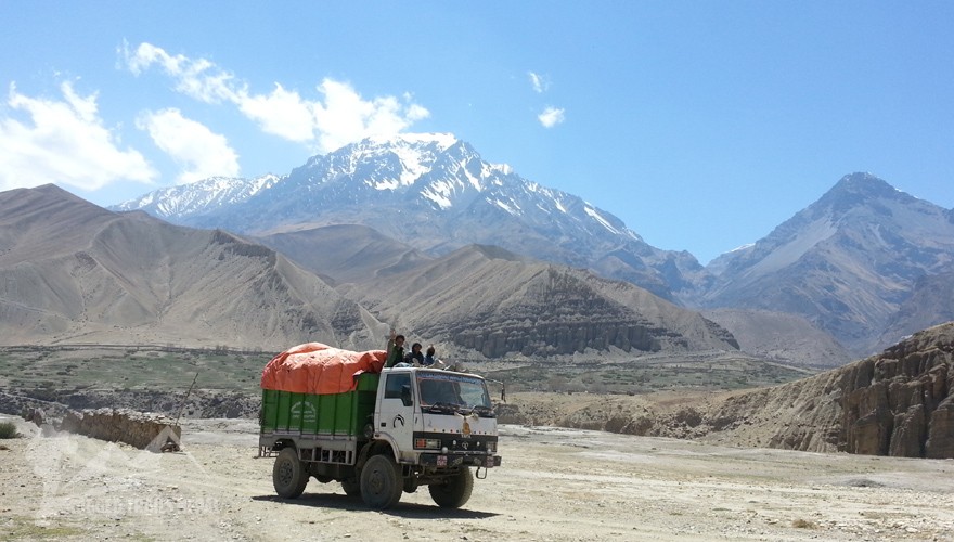 upper mustang road trip