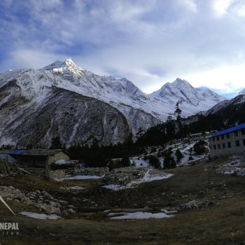 manaslu circuit trek mountain view