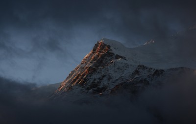 pisang peak climbing