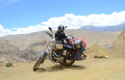 road to upper mustang