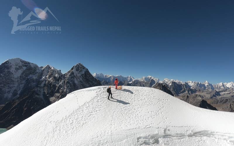 lobuche peak climbing everest video